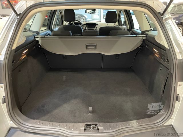 Minibus FORD Focus Turnier 1.5TDCi Business *1.Hand*Navi*SHZ*