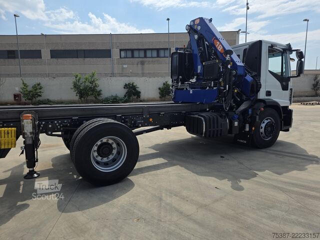 шаси на камион iveco 180e32k