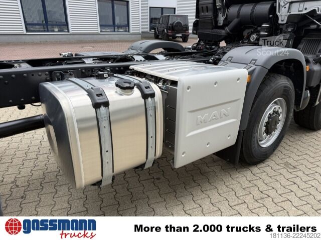 LKW-Fahrgestell MAN TGS 41.520 8x8 BB CH, Hohe Bauart, 6-Sitzer,
