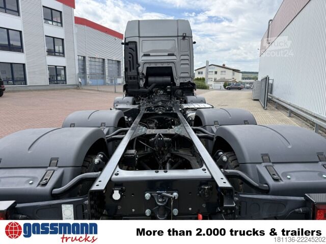 LKW-Fahrgestell MAN TGS 41.520 8x8 BB CH, Hohe Bauart, 6-Sitzer,