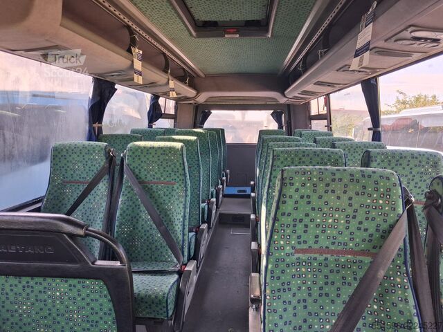 Minibus Toyota cAETANO