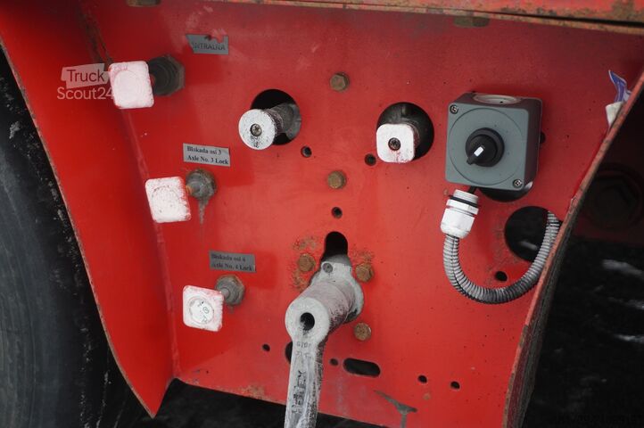 Ciągnik & naczepa niskopodwoziowa MAN TGX 33.580 6×4 tractor unit + trailer