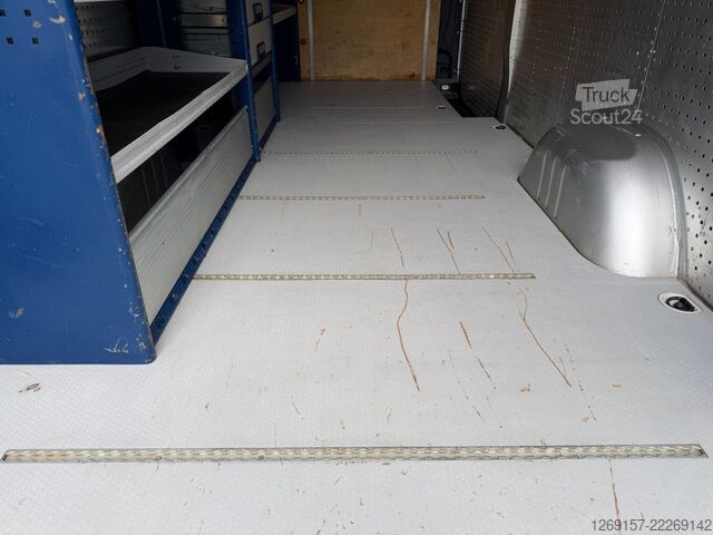 Slēgtais furgons MERCEDES-BENZ Sprinter 319CDI V6 3,0L Kasten L3H2 3,5t Standh.