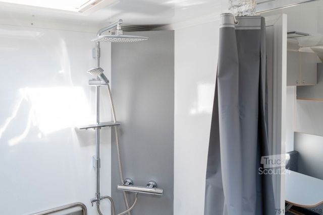 Asuntovaunu Behindertengerechter Wohnwagen 1500kg zGG