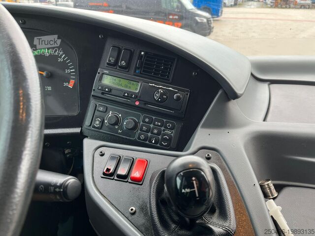 Bus interurbain Mercedes-Benz INTOURO 4x2 49 SEATS / AC / AUXILIARY HEATER