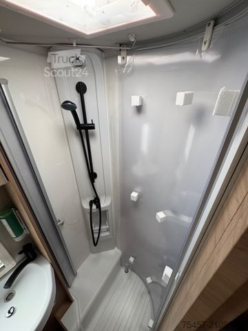 Ημιενσωματωμένο αυτοκινούμενο τροχόσπιτο KNAUS L!VE TI 700 MEG PLAT. SELECTION  UVP: 94.350¤