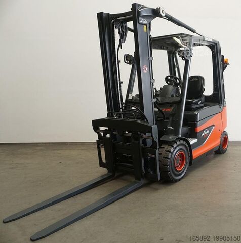 Viljuškar Linde E 25 387