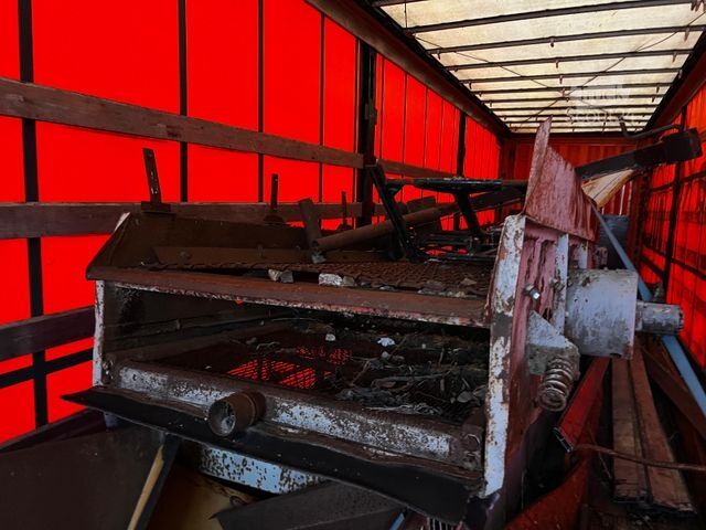 Open semitrailer with tarp KRONE SD