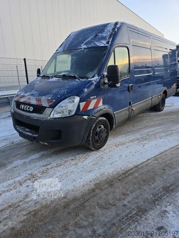 Furgon blaszak IVECO Daily  35C13V