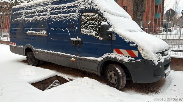 Furgon blaszak IVECO Daily  35C13V