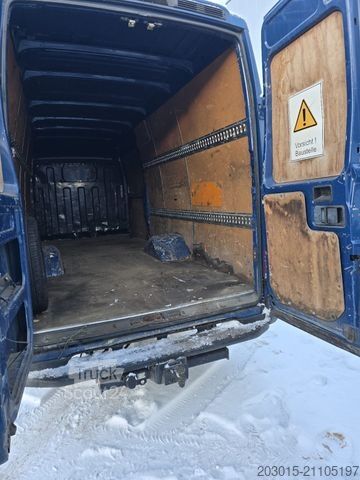 Furgon blaszak IVECO Daily  35C13V