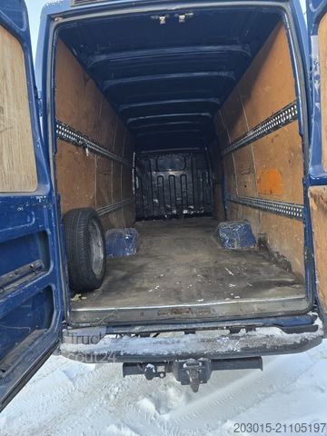 Furgon blaszak IVECO Daily  35C13V