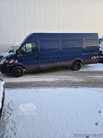 Furgon blaszak IVECO Daily  35C13V
