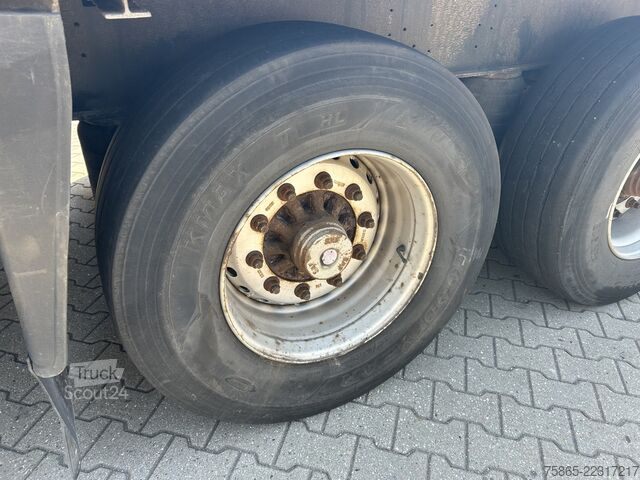 مقطورة منصة Schmitz Cargobull S 01 / Plateau - Flat Bed / SAF Drum / 2x Lifta...