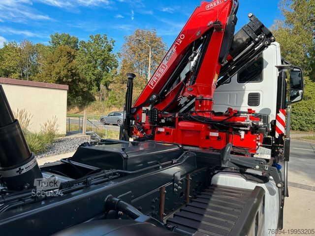 Tipper truck IVECO X -WAY AD 200 4x2 Kran 19m FUNK Meiller Kipper