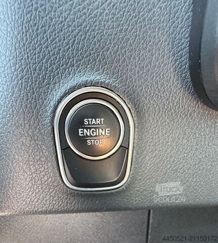 Vučno vozilo - vučara Mercedes-Benz Sprinter 519