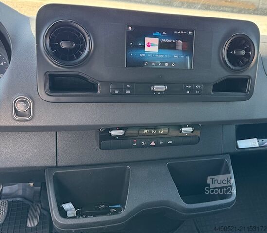 Vučno vozilo - vučara Mercedes-Benz Sprinter 519