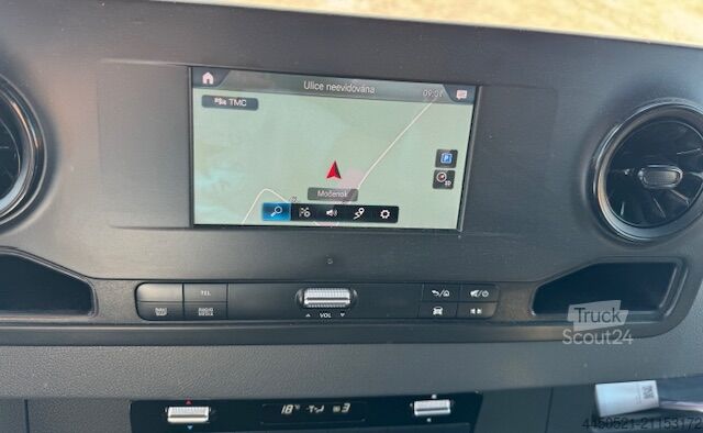 Vučno vozilo - vučara Mercedes-Benz Sprinter 519