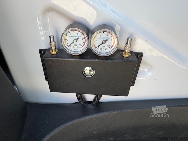 Vučno vozilo - vučara Mercedes-Benz Sprinter 519