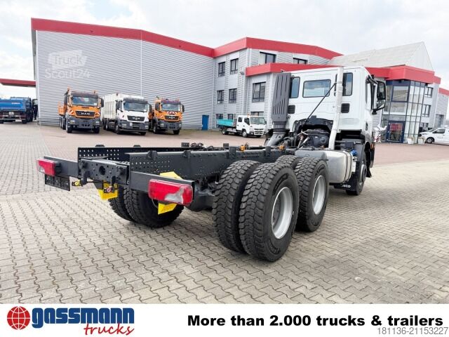 Chassi de caminhão Iveco X-Way AD300X46Z 6x4, Retarder, Navi