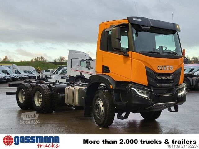 Ruloninė konteinerinė savivartis Iveco X-Way AD300X42Z 6x4, Motorabtrieb