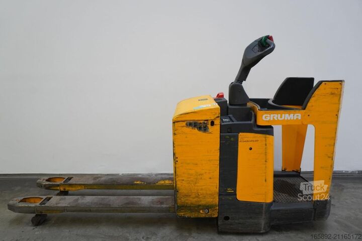 Carretilla elevadora baja con plataforma para el conductor Jungheinrich ERE120