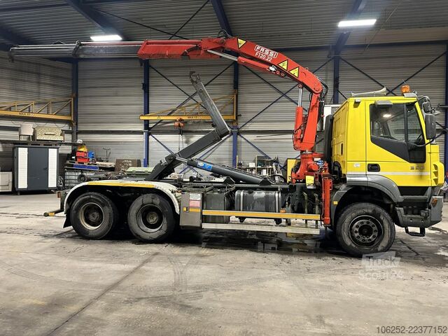  Iveco TRAKKER 350 6x4 HOOKLIFT + CRANE FASSI F120.22 ...