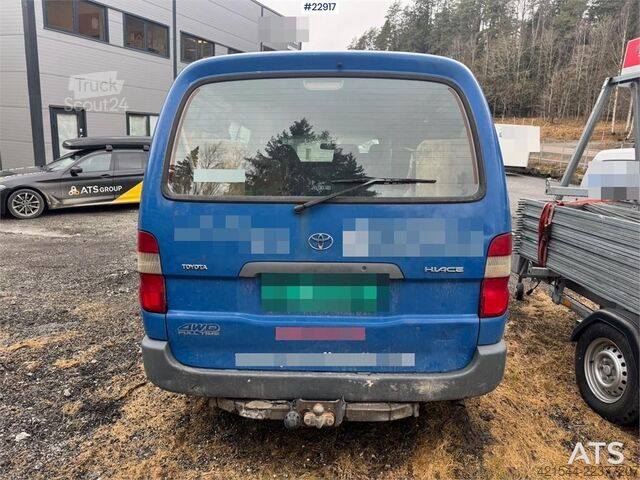  Toyota Hiace 4WD with 2 sets of tires