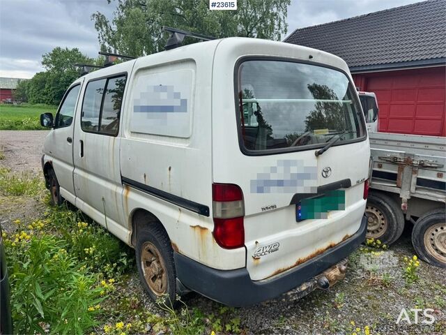  Toyota Hiace 4WD Van