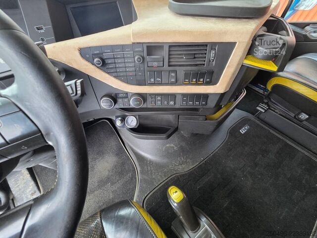 Standard traktor Volvo FH 16 750 8x4 GCW 142 ton / GLOBE XL / RETARDER...