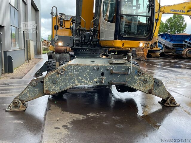 Máquina de manuseamento de materiais Liebherr LH30 M - Material Handler