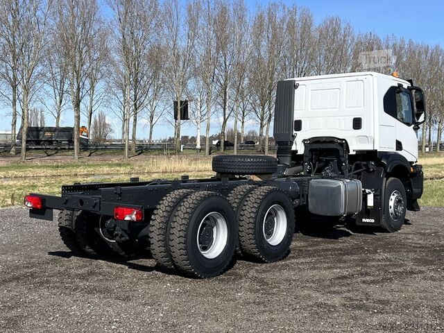 Alusta ja ohjaamo Iveco T-Way AT380T47H-4200 Chassis Cabin (5 units)