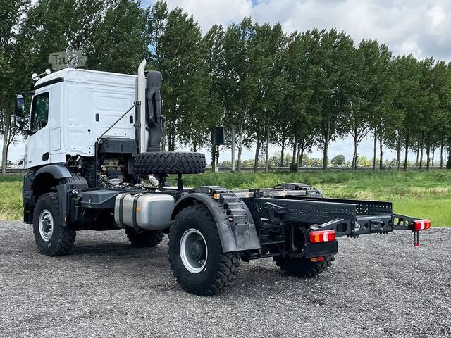 Châssis avec cabine Mercedes-Benz Arocs 2033-A Chassis Cabin (2 units)