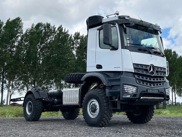 Châssis avec cabine Mercedes-Benz Arocs 2033-A Chassis Cabin (2 units)