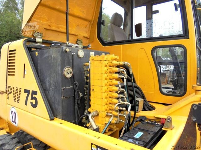 Escavatore gommato Komatsu PW 75