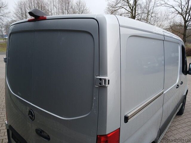 Hűtőfelépítményes furgon Mercedes-Benz SRINTER III CDI L1H1 FRISCHEDIENST 0° RFKamera PDC