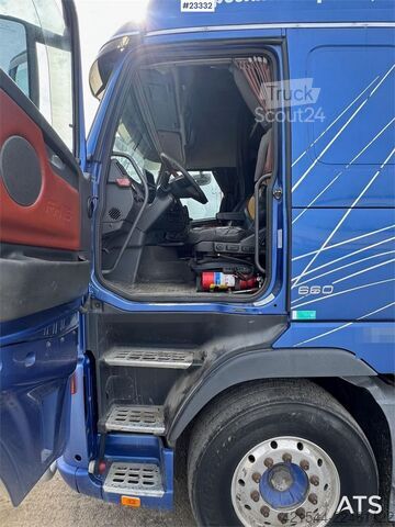 Standard-SZM Volvo FH16 660 8x4 heavy haulage tractor with hydraulics