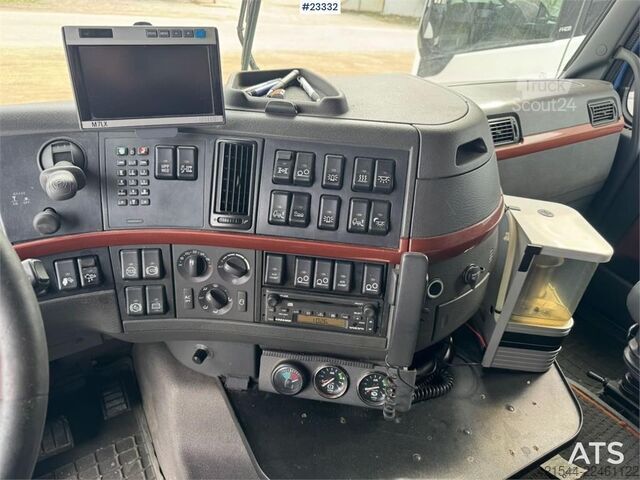 Estándar-SZM Volvo FH16 660 8x4 heavy haulage tractor with hydraulics