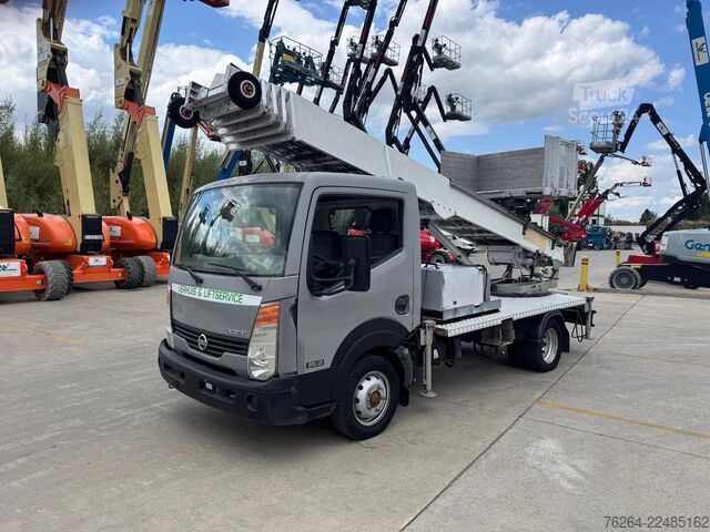 Piattaforma di sollevamento Nissan CABSTAR 35.13 KLAAS 27M
