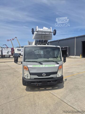 Piattaforma di sollevamento Nissan CABSTAR 35.13 KLAAS 27M