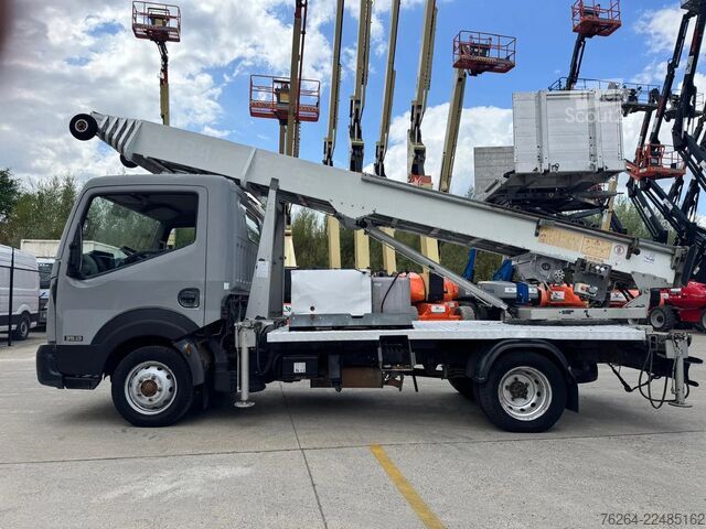 Piattaforma di sollevamento Nissan CABSTAR 35.13 KLAAS 27M