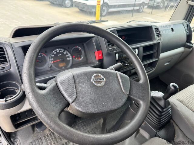 Piattaforma di sollevamento Nissan CABSTAR 35.13 KLAAS 27M