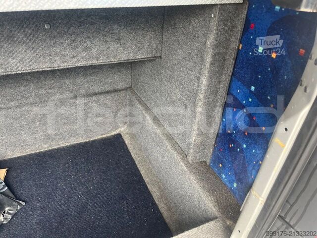 Автомобил за превоз на пътници Mercedes-Benz Sprinter