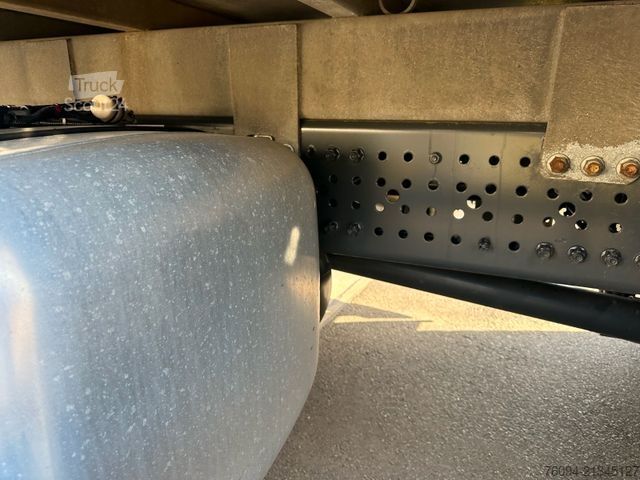 Ciężarówka z płaską platformą MERCEDES-BENZ Actros 2536 6x2 KRAN 20m FUNK Pritsche 7,5m