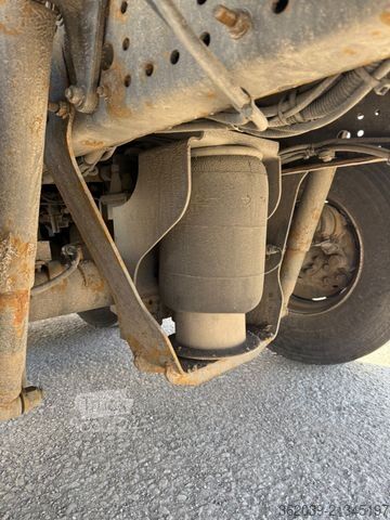 Tovorno vozilo s ravno platformo in ponjavo IVECO AS260SY/FP-CM