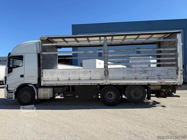 Tovorno vozilo s ravno platformo in ponjavo IVECO AS260SY/FP-CM