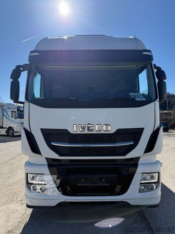 Tovorno vozilo s ravno platformo in ponjavo IVECO AS260SY/FP-CM