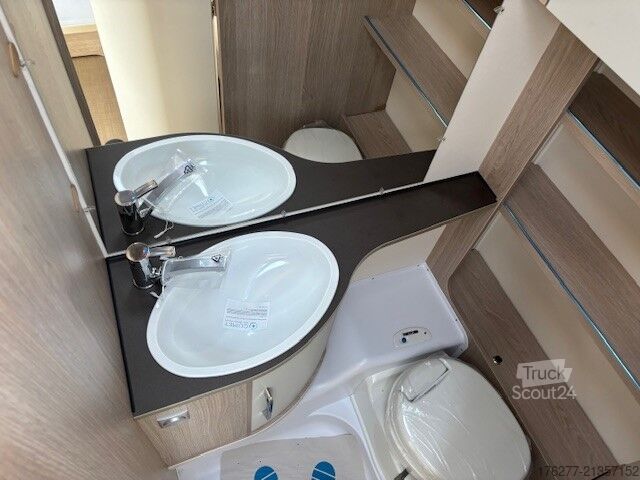 Potovalna prikolica Burstner Premio  395 TS