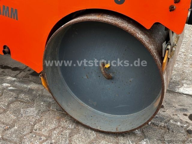 Rouleau monocylindre HAMM HD 8VV Walzenzug 443 Std.