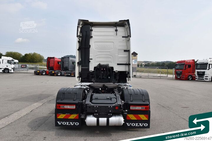 Стандартен влекач VOLVO FH 460 LED 2 Tanks 1.305 Liter Safetypaket